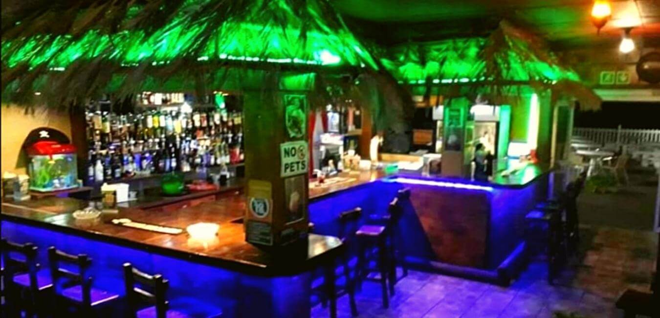  Buccaneers Beach Pub & Grill